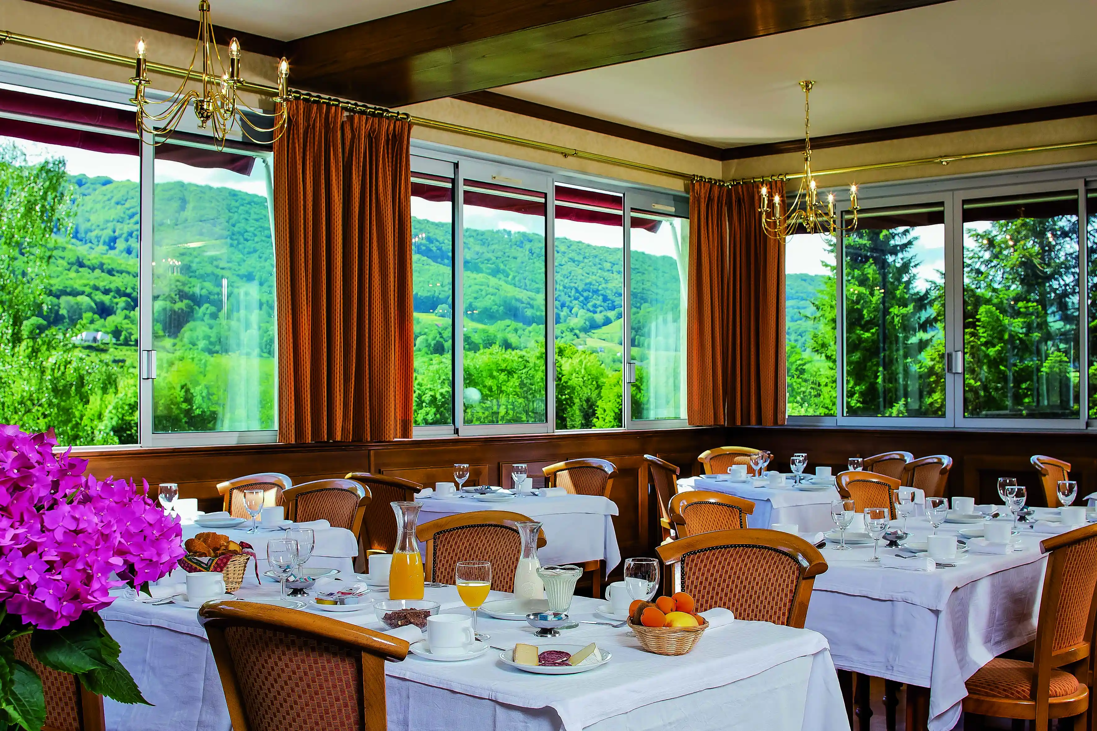 Lagrange Vacances&reg;  - Vic-sur-Cere - HOTEL LE FAMILY